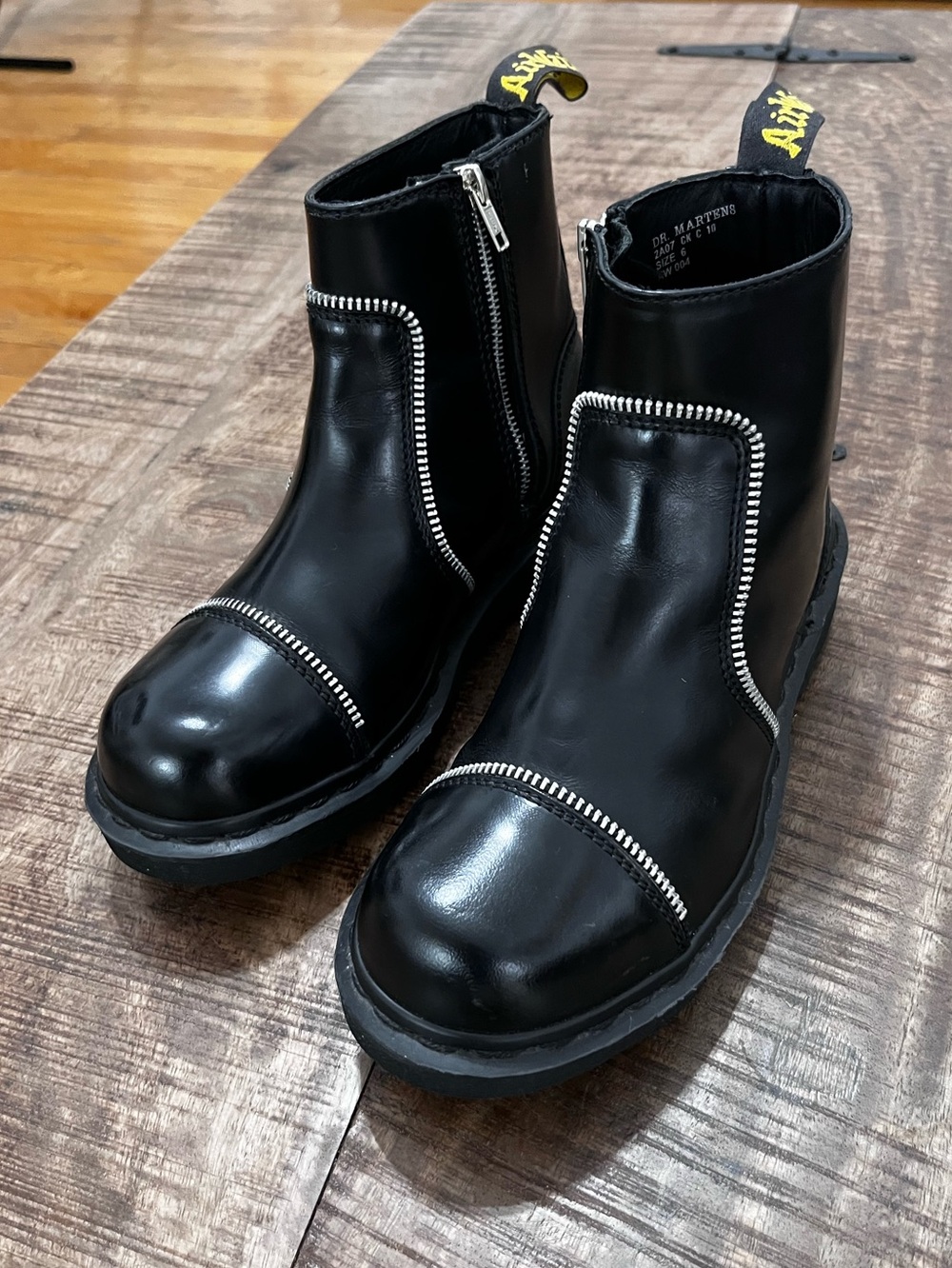 RARE Vtg Dr. Martens MIE Double Zip Ankle Boots Black Leather 90s
Y2K Punk Sz 6